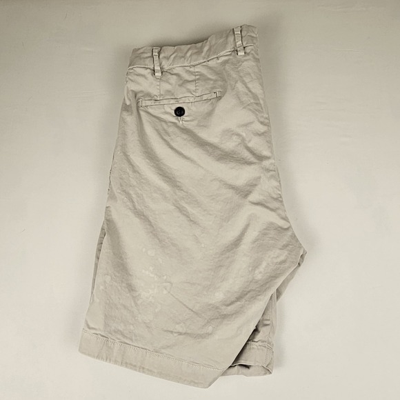 Peter Millar Crown Crafted Golf Shorts Stone Garment Dyed Size 36 STAINED - Picture 15 of 15